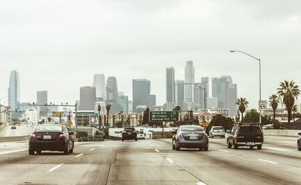 Manejo en carretera: cómo rebasar correctamente a un auto