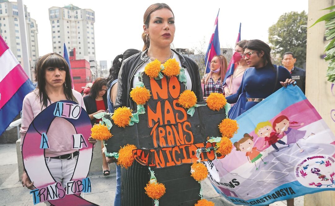 El colectivo Mujeres Trans Toluca protestó por las agresiones que viven mujeres transgénero. Foto: Jorge Alvarado / EL UNIVERSAL