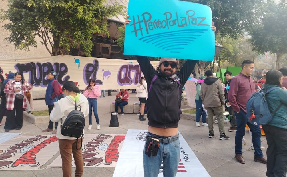 Jóvenes apoyan a Sheinbaum y la 4T participando en el "perreo por la paz" en CDMX (06/12/2025). Foto: Eduardo Dina  / EL UNIVERSAL