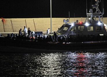 Tras naufragio en el Mediterráneo, hallan 12 cadáveres en Italia