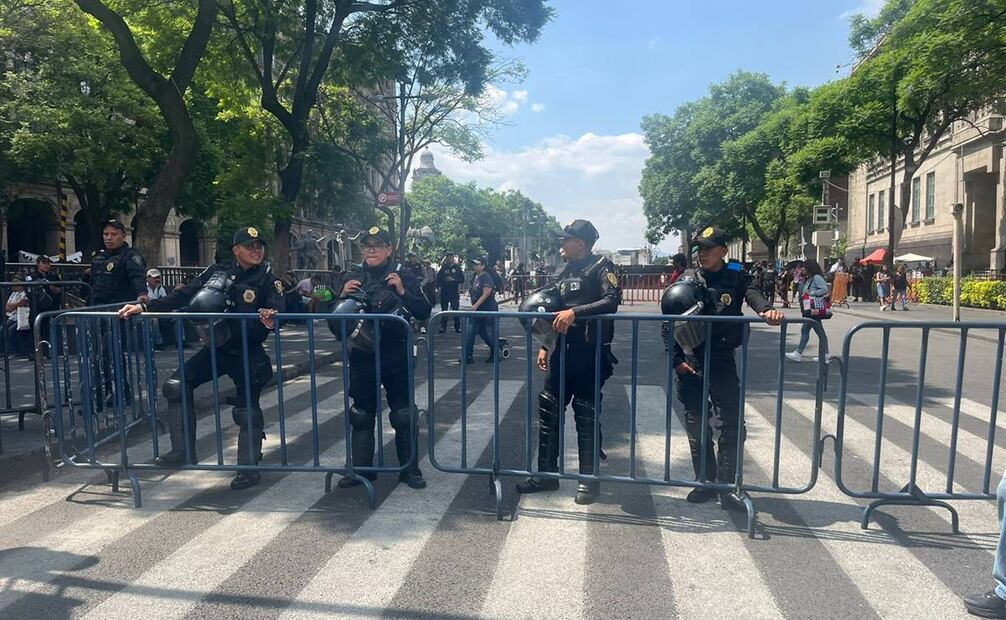 Resguardo de Palacio Nacional tras reunión de Claudia Sheinbaum y AMLO /Foto: Yalina Ruiz. EL UNIVERSAL