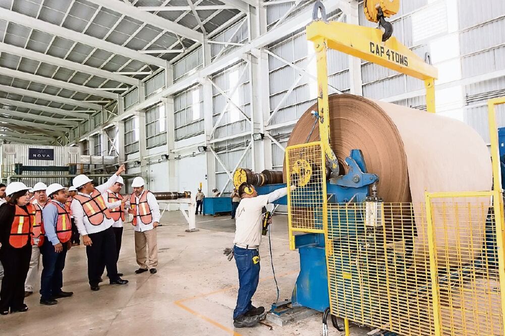 El gobernador Rolando Zapata Bello inauguró la segunda planta de la empresa Empaques Nova, por la que se generaron 450 empleos directos
