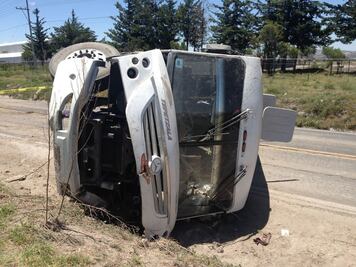 Volcadura de autobús deja 14 heridos en Puebla