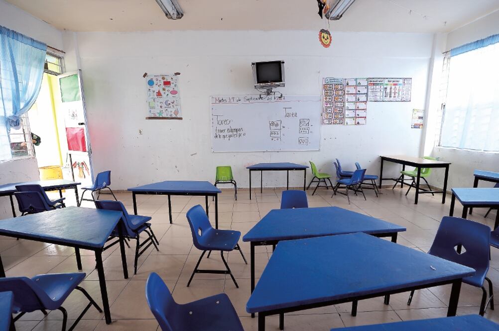La Secretaría de Educación estatal reportó que de los 22 mil 362 colegios mexiquenses, el 54%, operan con normalidad (JORGE SERRATOS)