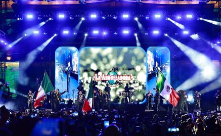 La Arrolladora Banda el Limón encabeza la fiesta mexicana en el Zócalo capitalino 