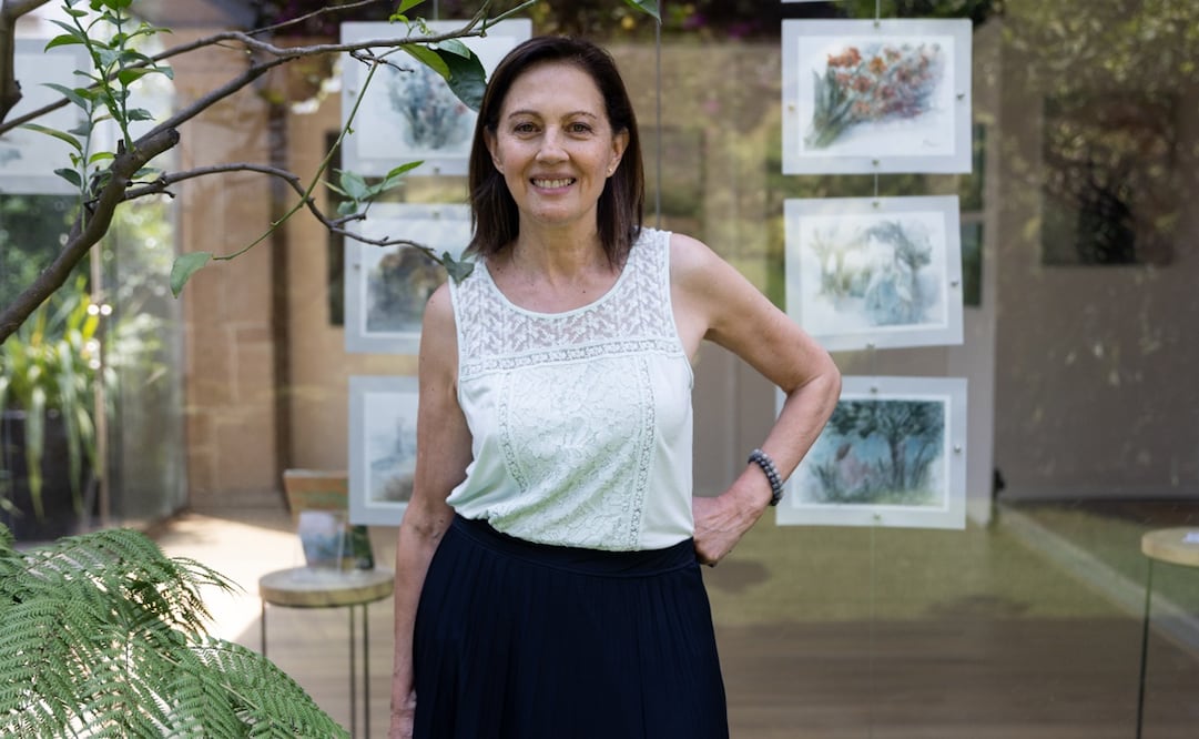 Entrevista con la artista Rosa Elena Flores, por su exposición "Entre amores y gladiolos", en la Casa de la literatura Gabriel García Márquez. Foto Hugo Salvador/EL UNIVERSAL.