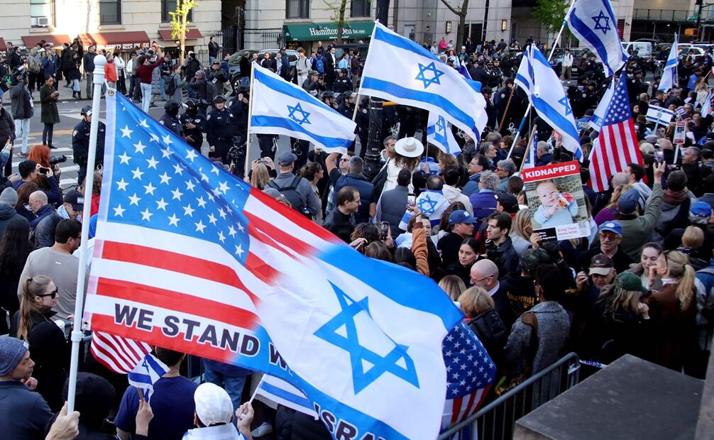 Los manifestantes, de todas las edades, portaban carteles como "No existe Palestina, es solo Jordania", o "Dios está de nuestro lado". Leonardo Munoz / AFP)