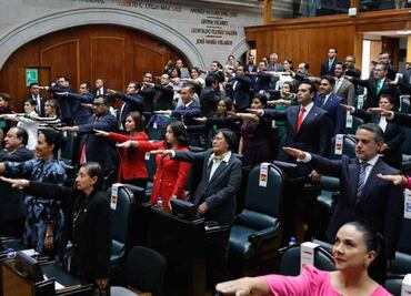 Diputados toman protesta en Congreso del Estado de México; Morena tendrá mayoría calificada