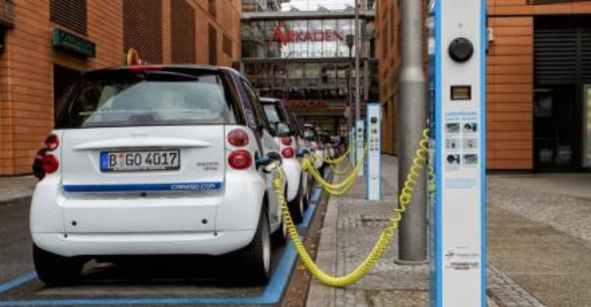Auge de autos eléctricos no beneficiará precios de la gasolina