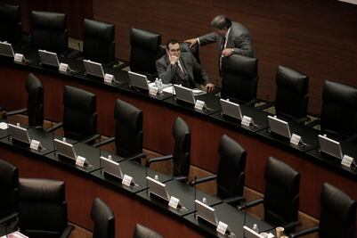 Se preparan 28 'chapulines' para 'saltar' del Senado