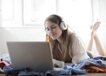 5 podcast que debes escuchar para aprender de moda responsable