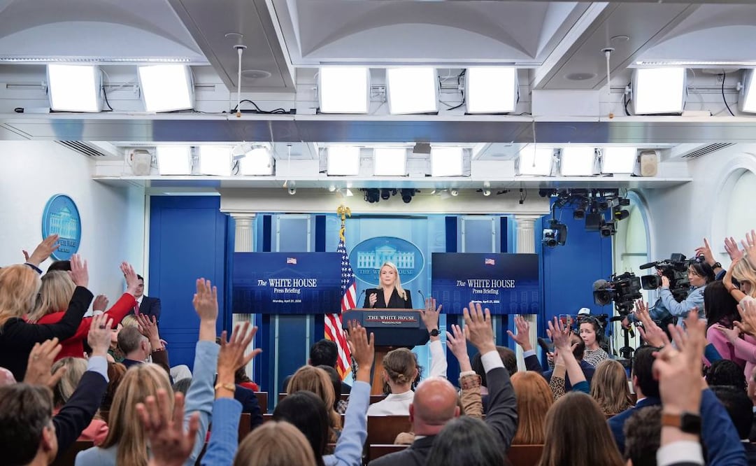 La portavoz de la Casa Blanca, Karoline Leavitt, ayer en conferencia de prensa en Washington DC. Foto: Alex Brandon / AP