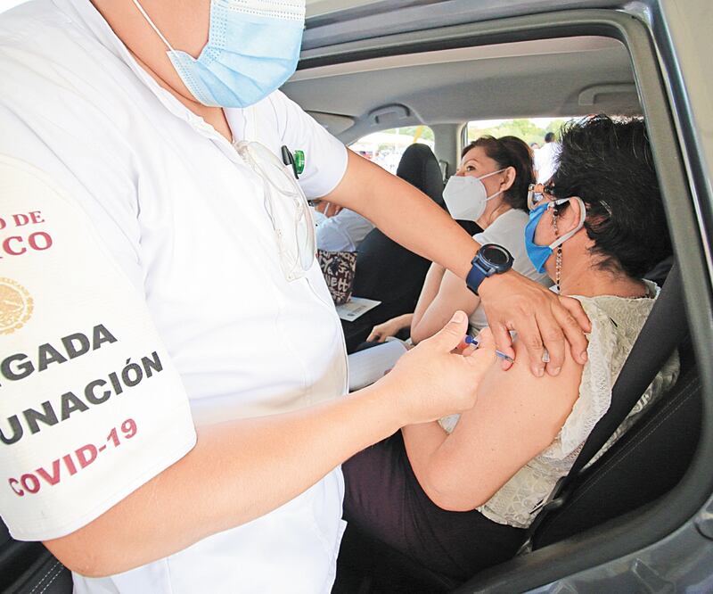 En los ocho módulos de vacunación que se instalaron en la capital, no hubo necesidad de madrugar ni hacer grandes filas. Foto: LUMA LÓPEZ. EL UNIVERSAL