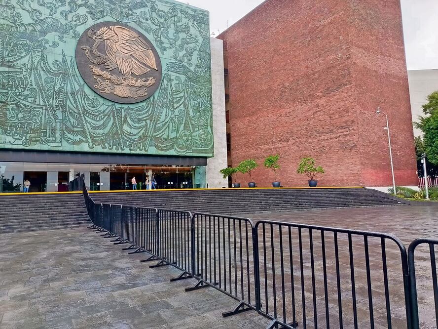 En la Cámara de Diputados se realizará la discusión de la reforma en materia de transmisión y distribución de energía eléctrica, así como la relativa al aspecto ferroviario en el uso del tren de pasajeros. FOTOS: ENRIQUE GÓMEZ. EL UNIVERSAL