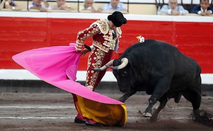 Proponen que corridas de toros en CDMX sean como en Portugal, Las Vegas o California
