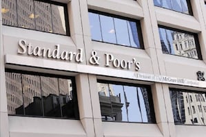 S&P cambia perspectiva de México a negativa; alerta bajo crecimiento y presión por deuda pública