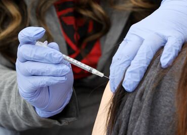 FDA de EU avala refuerzo de vacuna antiCovid para menores de 12 a 15 años