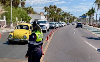 Vacaciones de verano movilizan 25 mil vehículos hacia playas de Baja California Sur; refuerzan vigilancia