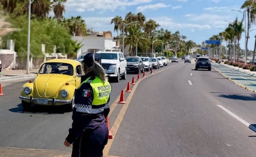 Vacaciones de verano movilizan 25 mil vehículos hacia playas de Baja California Sur; refuerzan vigilancia
