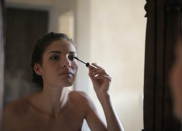 Cómo aplicar el rímel para lograr unas pestañas voluminosas