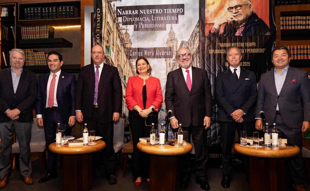 Presentación de libro Narrar nuestro tiempo. Diplomacia, Literatura y Periodismo, de Carlos Mora Álvarez. Foto Hugo Salvador/EL UNIVERSAL