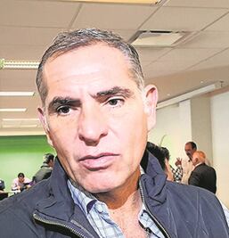 Le hacen el fuchi a Gabino Cué