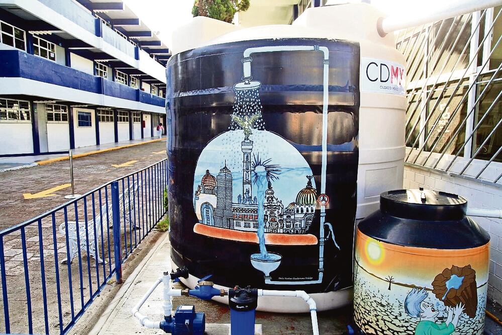 Proyecto ecológico. El Gobierno capitalino puso en marcha la instalación de sistemas de captación de agua de lluvia en 20 escuelas de nivel medio superior (ESPECIAL)