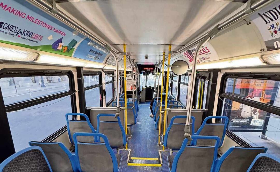 Los autobuses lucieron vacíos ayer en Chicago, tras las amenazas de que la cacería de indocumentados empezaría para deportarlos 22 de enero. Foto: EL UNIVERSAL