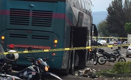 Explotan 3 granadas de fragmentación dentro de autobús en Michoacán