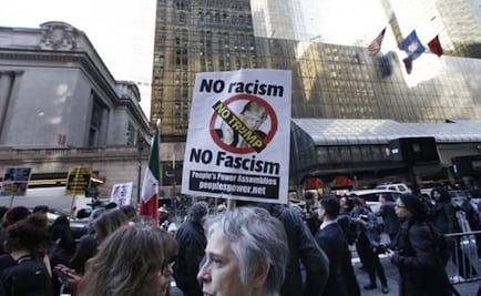 Protesters demonstrate against Trump at New York Republican gala