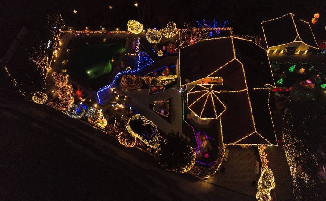 La casa con la mayor decoración navideña en Europa. Fotos: EFE