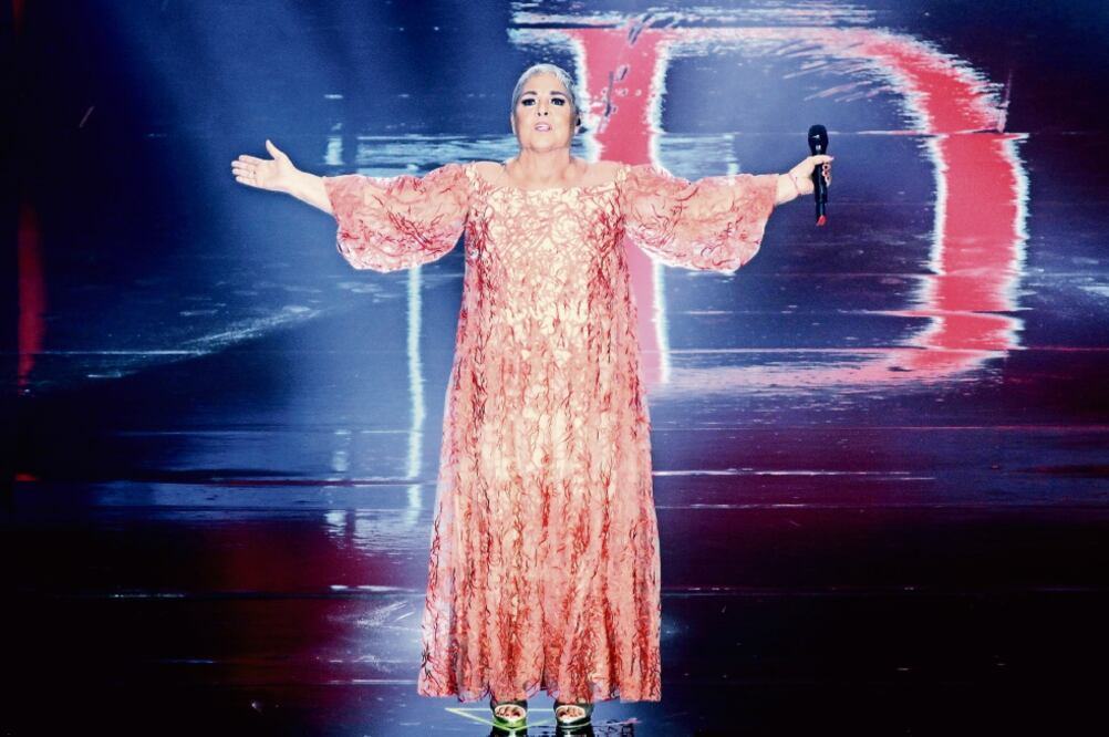 Lupita está al pendiente del guión de la serie mientras sigue con sus shows (ARCHIO EL UNIVERSAL)