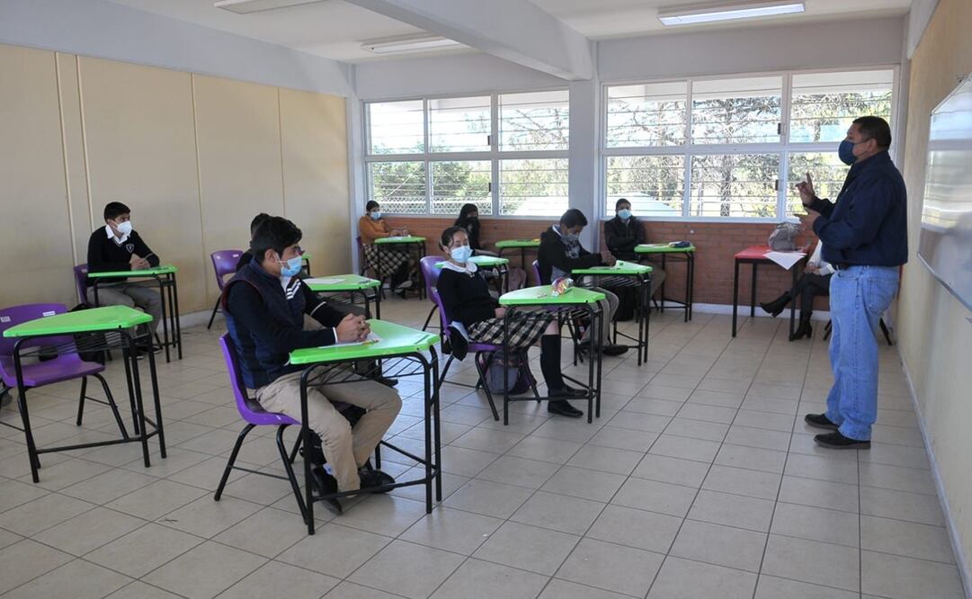Del Mazo Maza entregó la rehabilitación de un plantel en Almoloya de Juárez que sufrió afectaciones con el sismo de septiembre de 2017. Foto: Jorge Alvarado / EL UNIVERSAL 