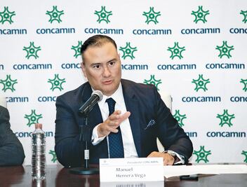 Empresarios, tan cerca y tan lejos