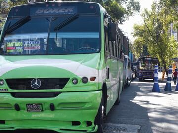 Estrés, contracturas y descuidos alimenticios: problemas físicos y emocionales que enfrentan conductores de transporte público