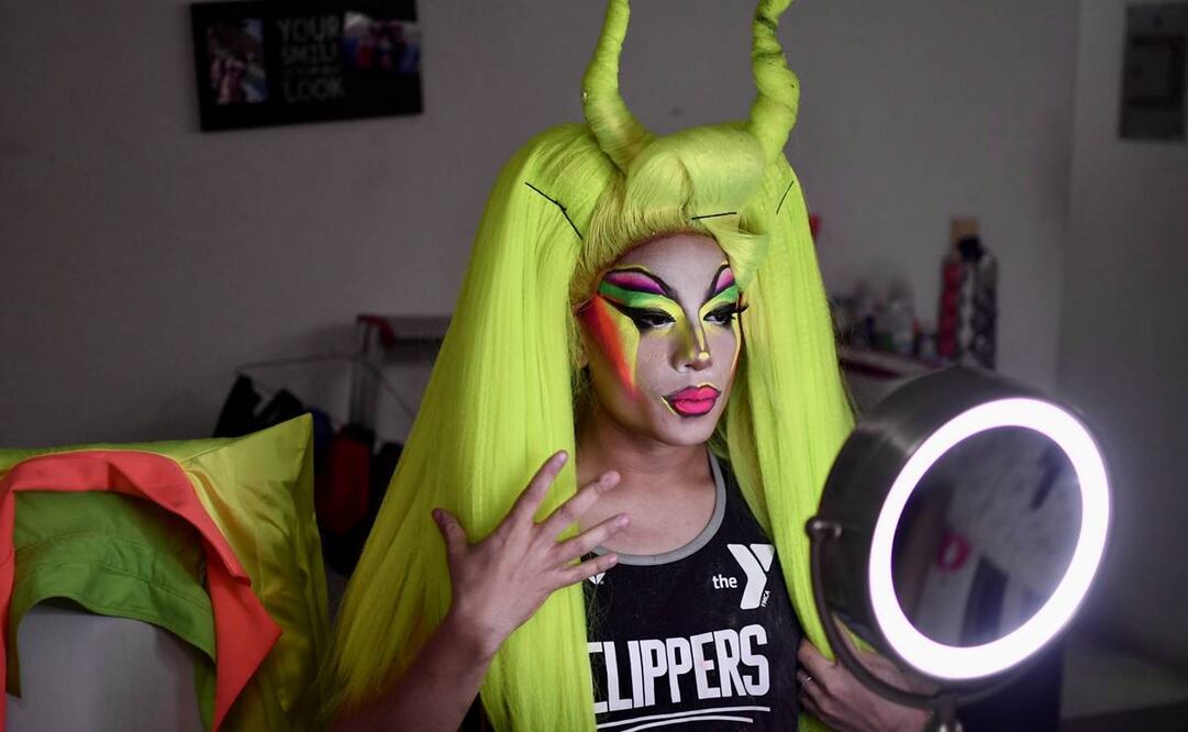 Noah conformó un grupo de drags solidarias, unidas, que montan un espectáculo con maquillaje, vestuario y baile de primera. Fotos: Patricia Morales/EL UNIVERSAL 