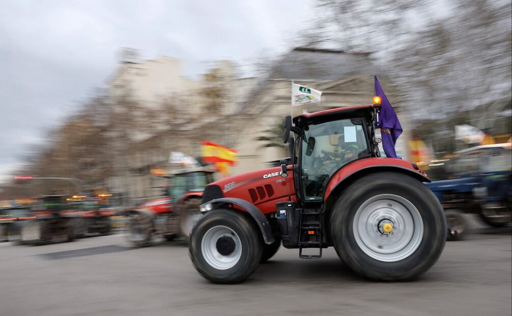 Los agricultores españoles comenzaron sus protestas el pasado 6 de febrero con cortes en carreteras y diversas tractoradas de la plataforma 6F. Foto: AFP