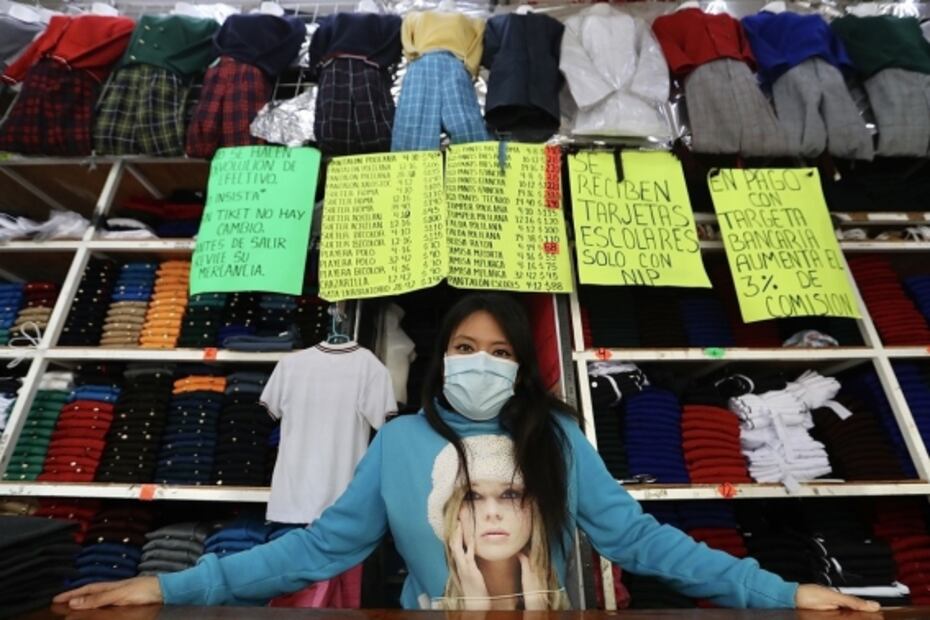 Enfermeras, doctoras y maestras en casa: Las mujeres en un año de pandemia