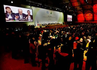 Aprueban acuerdo universal contra cambio climático