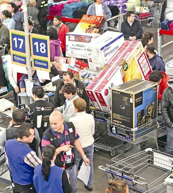 Las cadenas detallistas organizan descuentos que imponen a los proveedores, e incluso muchos de ellos ni siquiera están pactados previamente (ARCHIVO EL UNIVERSAL)