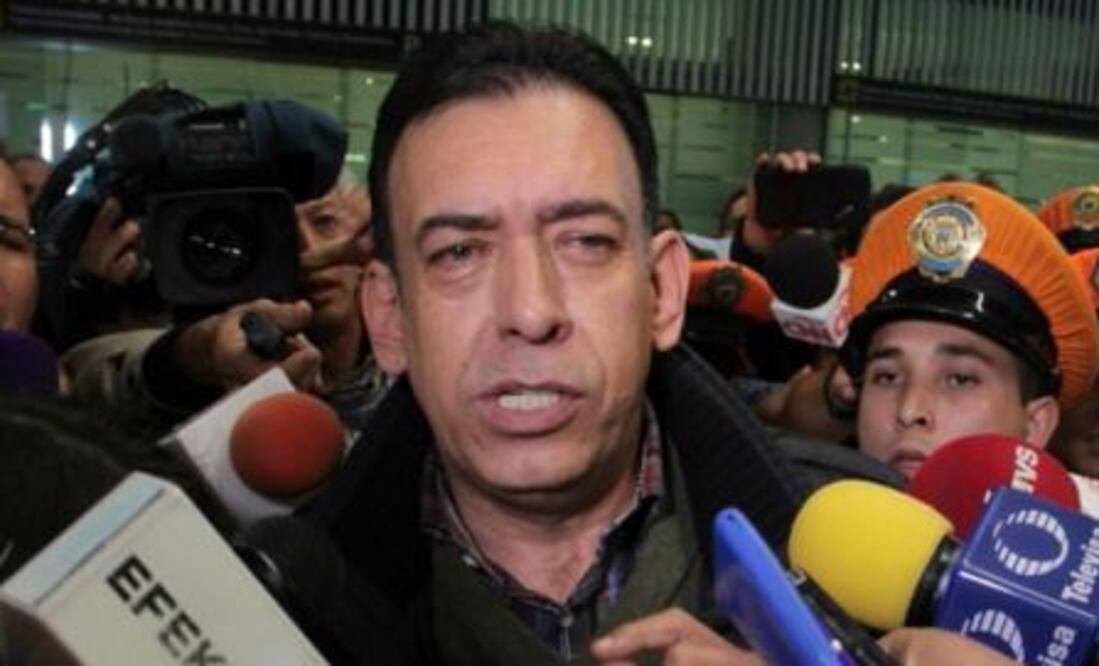 Humberto Moreira canta sevillanas