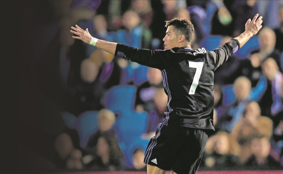 CR7 abrió el marcador para una victoria contundente. (MIGUEL RIOPA. AFP)