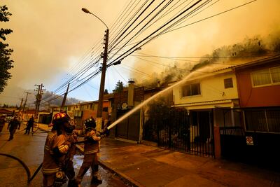 Chile extingue incendios en Valparaíso, el temor persiste