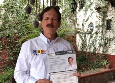 Romero Hicks critica los certificados de compromisos de Meade