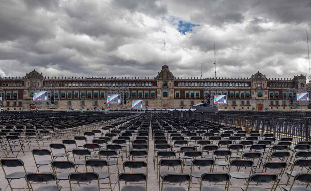 Aspectos del Zócalo previo al informe que dará la presidenta Claudia Sheinbaum por los 100 días. Foto: Yaretzy M. Osnaya/EL UNIVERSAL