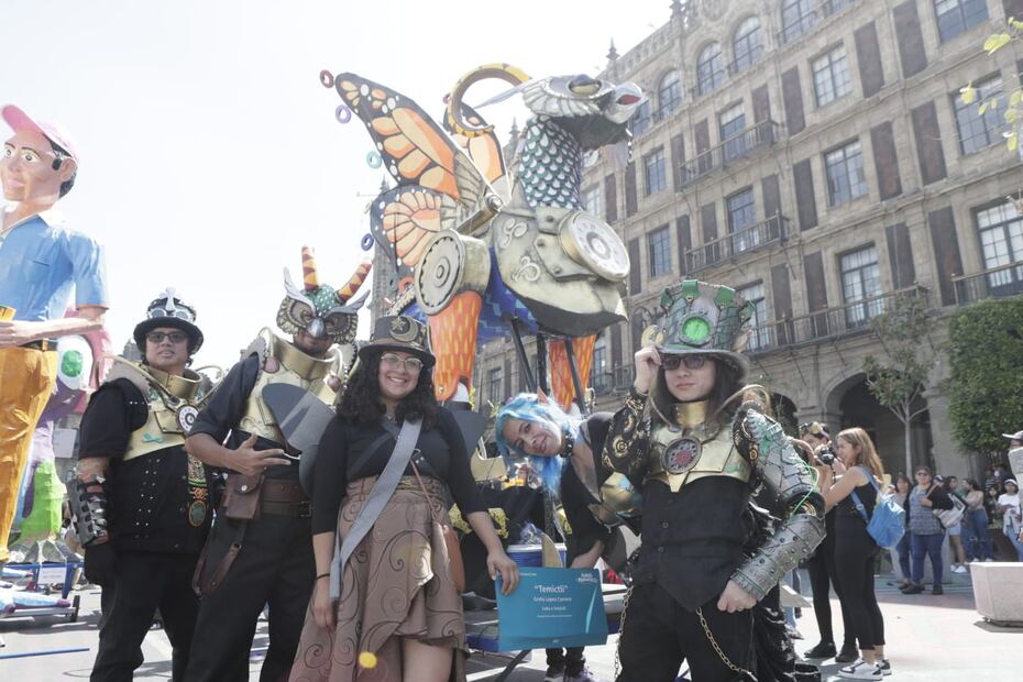 Asistentes al desfile de alebrijes monumentales 2023. Foto: Gabriel Pano / EL UNIVERSAL