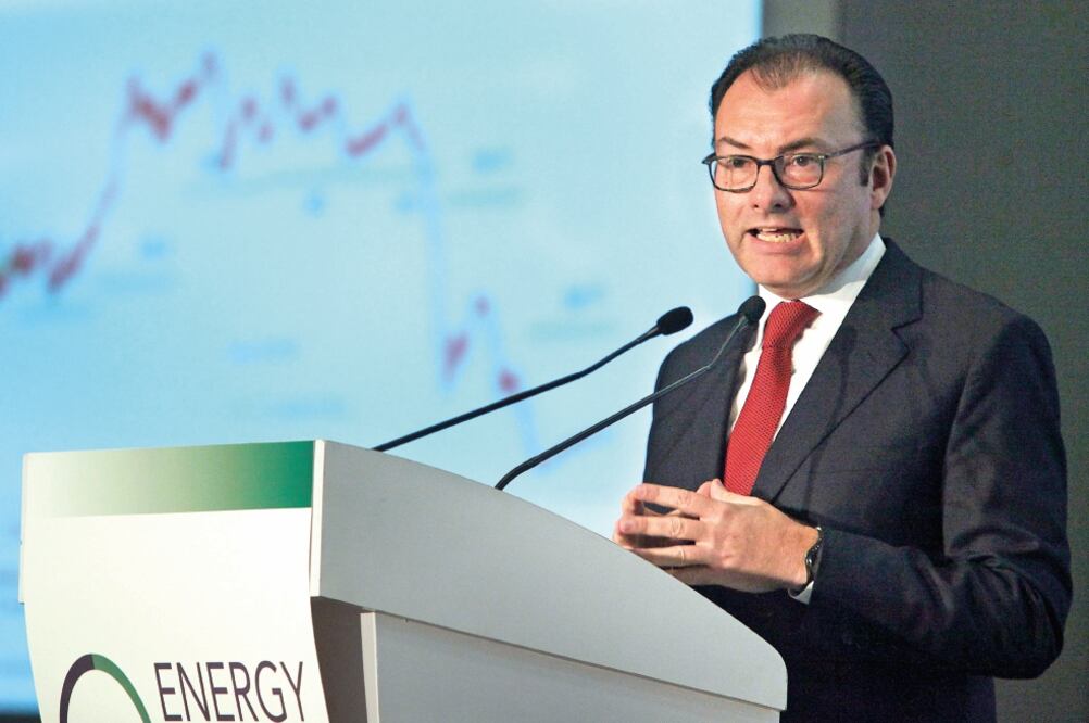 Durante el Congreso Energy Mexico 2016, el secretario de Hacienda, Luis Videgaray, dijo que el gobierno abrió una ventanilla en Nacional Financiera para que los proveedores de Pemex puedan cobrar inmediatamente sus facturas (LUCÍA GODÍNEZ.EL UNIVERSAL)
