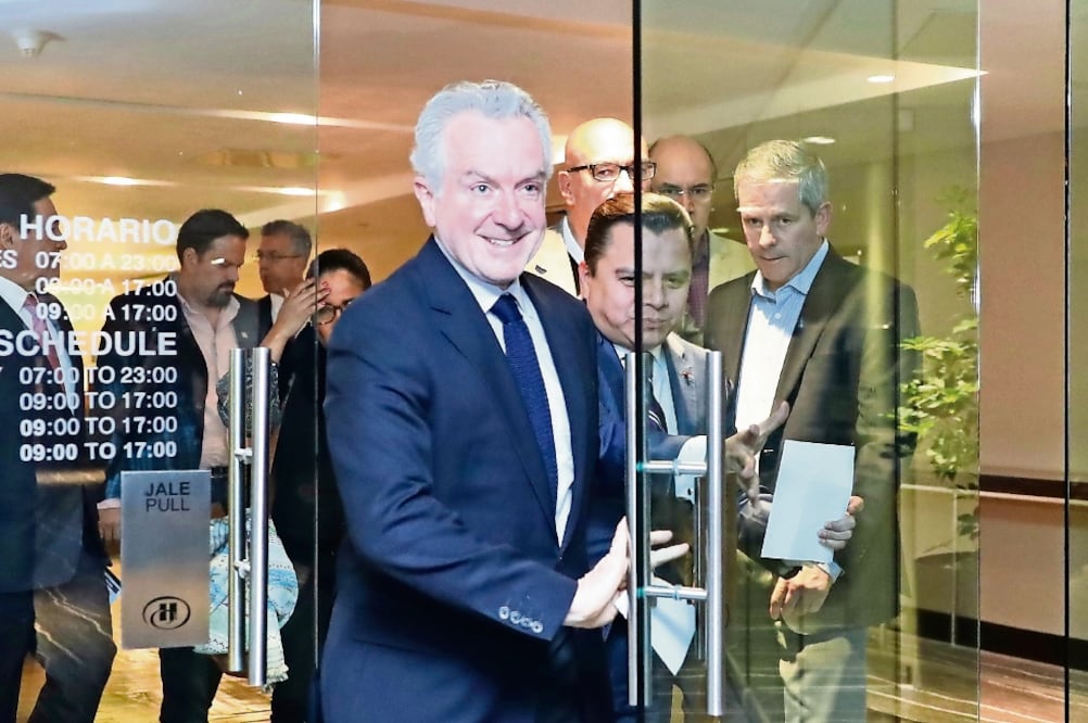 Santiago Creel, coordinador de elecciones del PAN, dijo que la labor de Miguel Ángel Mancera será apoyar en la difusión de qué es un gobierno de coalición (LUCÍA GODÍNEZ. EL UNIVERSAL)