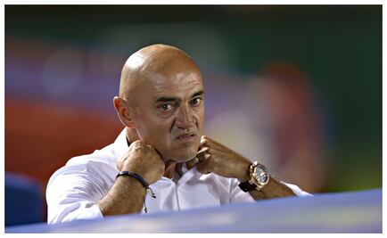 Chelís se pelea con aficionado en Twitter 