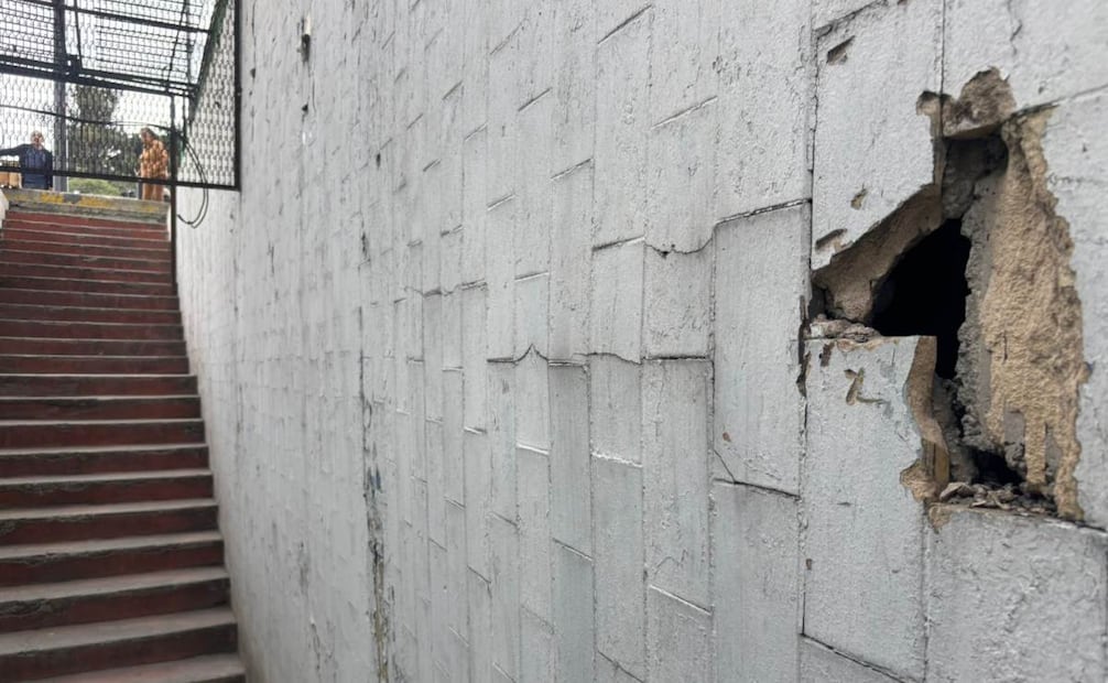 Daños estructurales en paso a desnivel de Calzada San Antonio Abad (08/12/2025). Foto: Juan Carlos Williams / EL UNIVERSAL